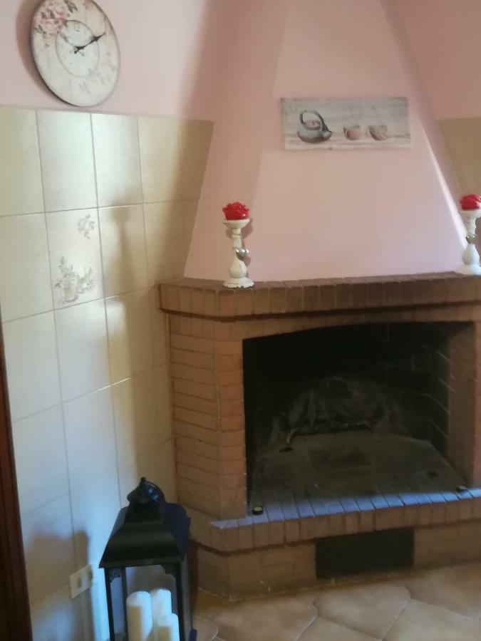 Вилла La Rosa Sul Lago Тревиньяно-Романо Экстерьер фото
